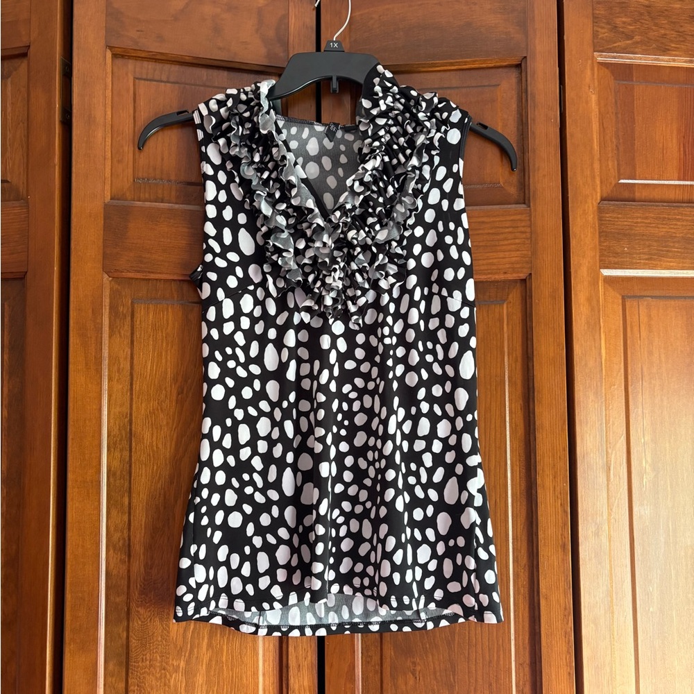 Essentials by Milano Black and White Ruffled Sleeveless Blouse